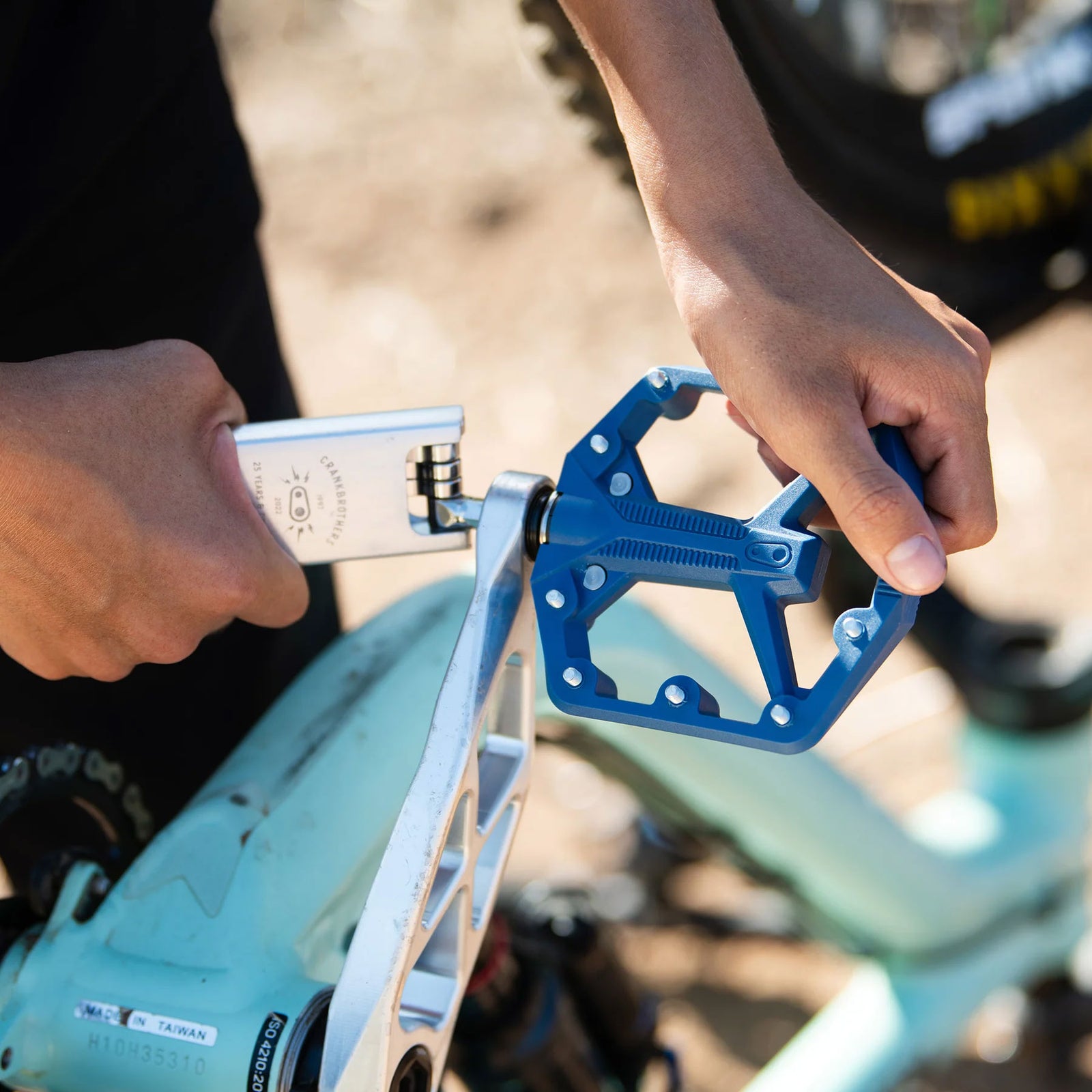 crankbrothers mtb flat pedals Crankbrothers Stamp 1 Gen 2 Large Pedal | Flat Mountain Bike Pedals