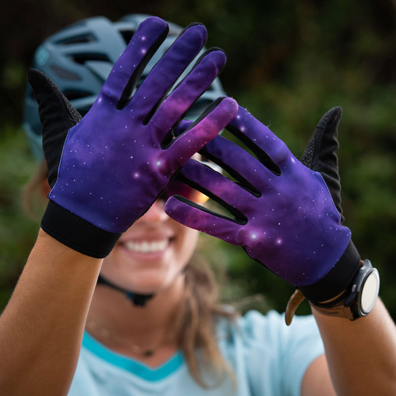 Solo Explore Long Finger Gloves